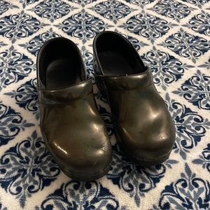 Grey metallic Dansko clogs